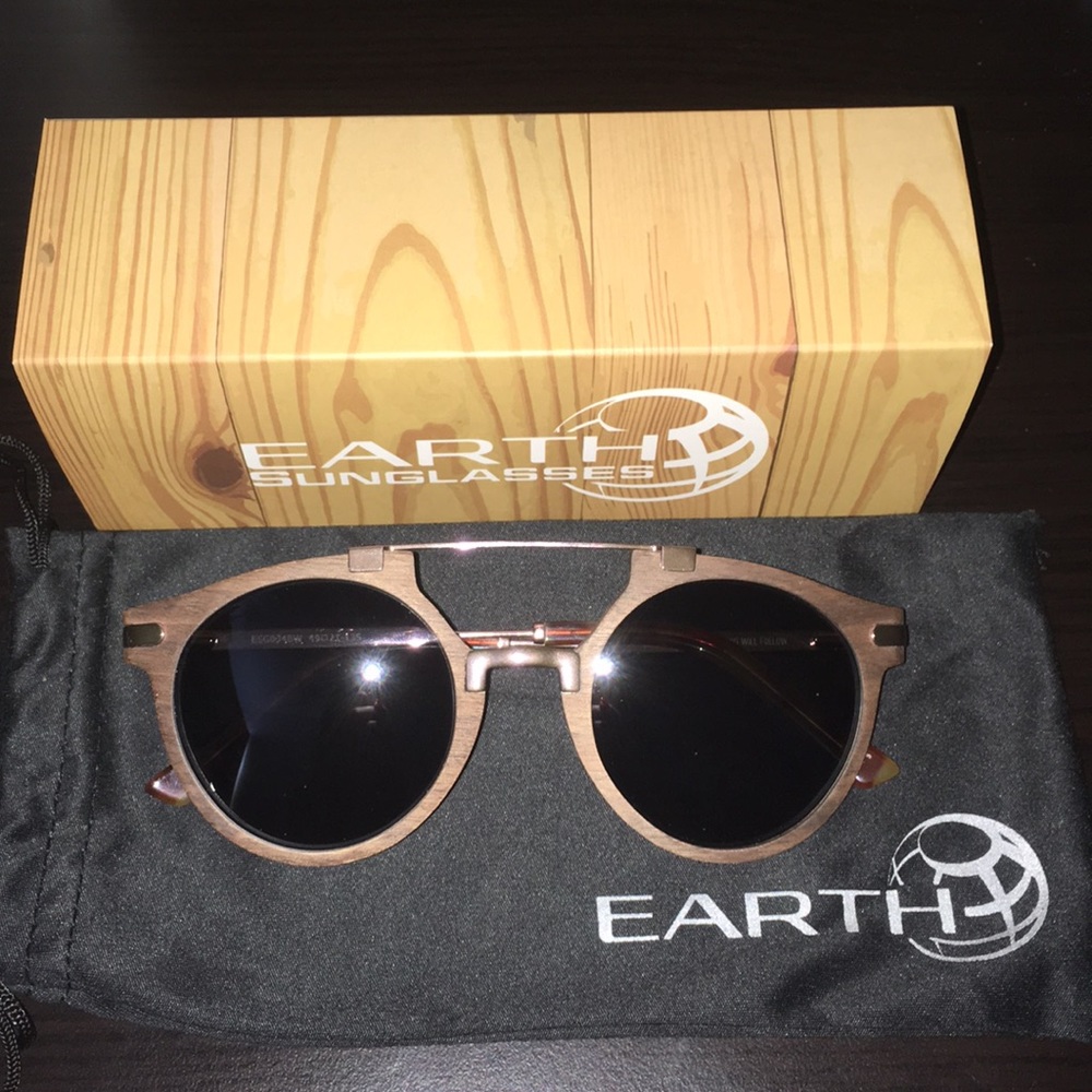 EARTH Petani Black Walnut Wood Round Sunglasses